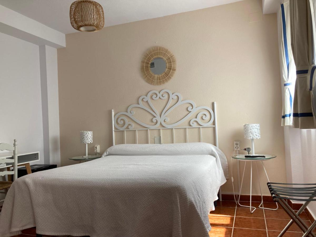 Hostal San Juan ซาโลเบรญา ภายนอก รูปภาพ