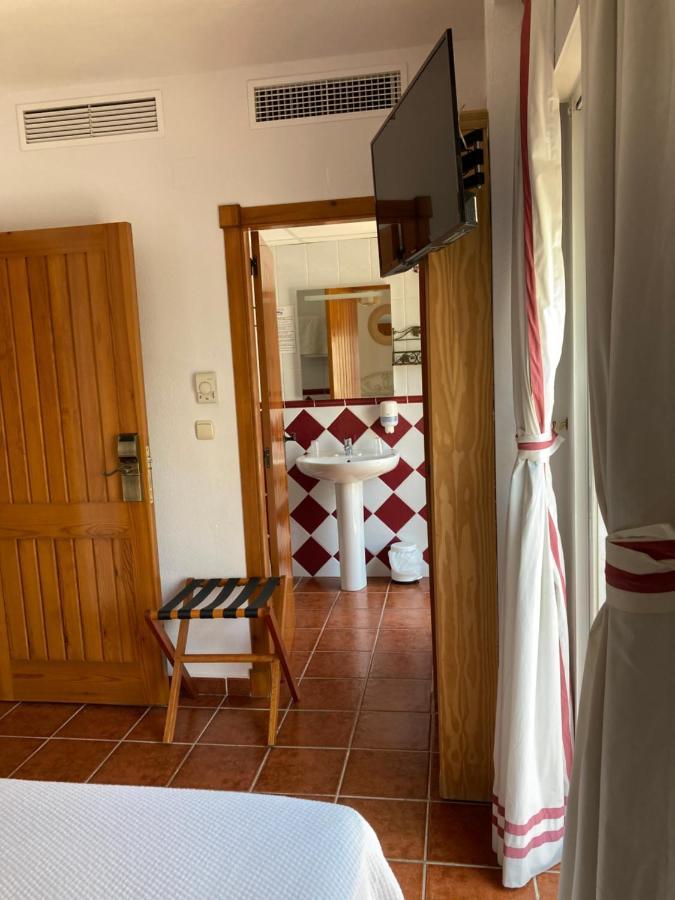 Hostal San Juan ซาโลเบรญา ภายนอก รูปภาพ