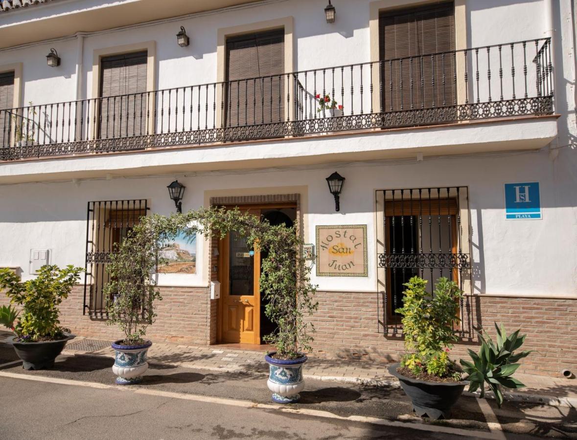 Hostal San Juan ซาโลเบรญา ภายนอก รูปภาพ