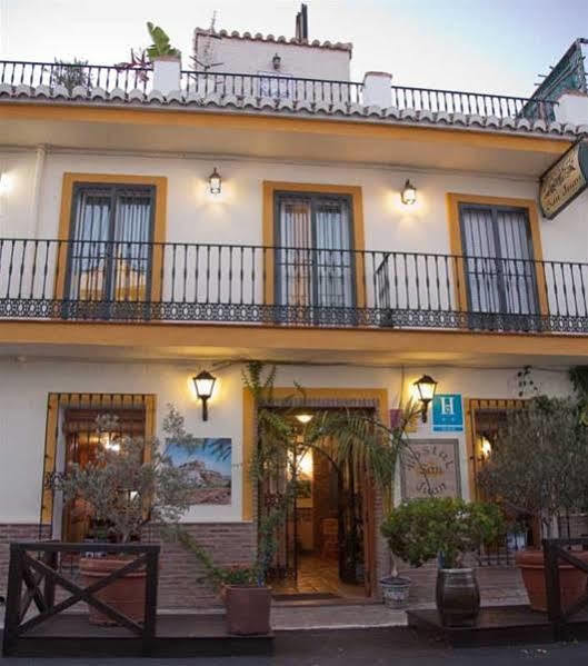 Hostal San Juan ซาโลเบรญา ภายนอก รูปภาพ